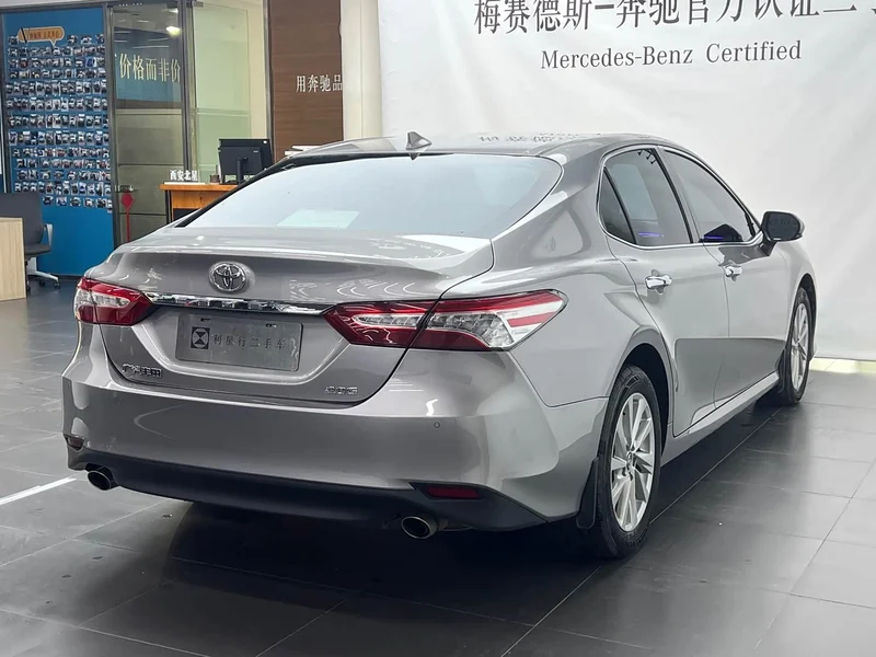 Toyota Camry — фото 7