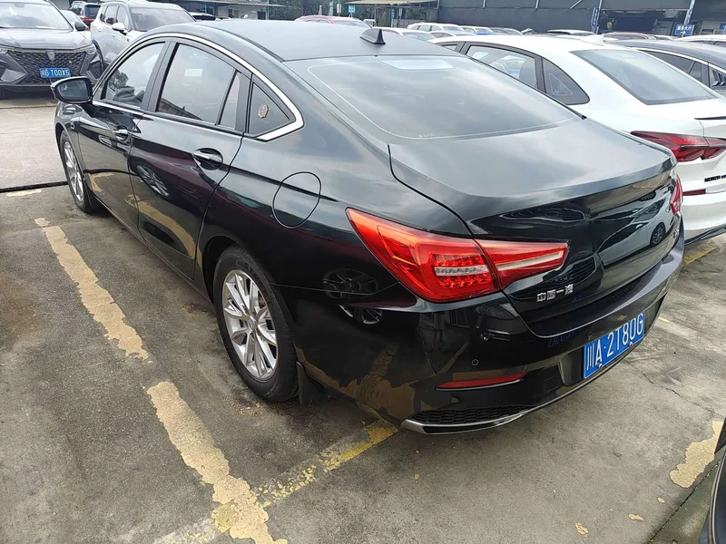 Hongqi H5 — фото 15
