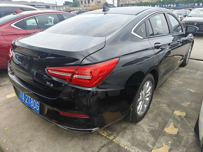 Hongqi H5 — фото 16
