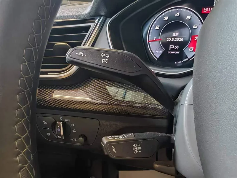 Audi Q5L Sportback — фото 10