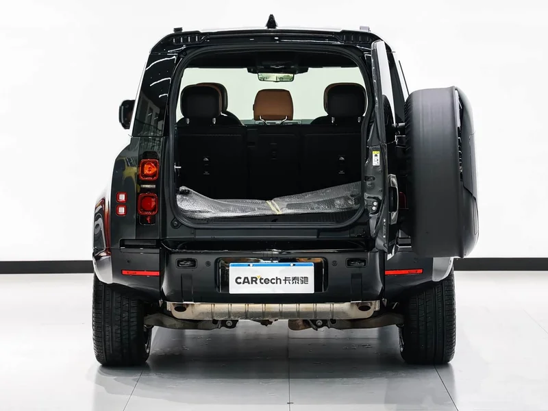 Land Rover Defender — фото 13