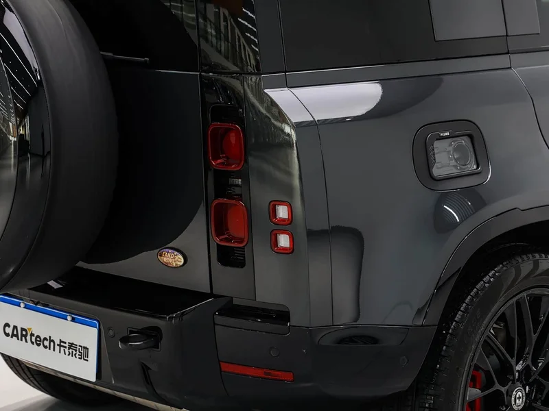 Land Rover Defender — фото 9
