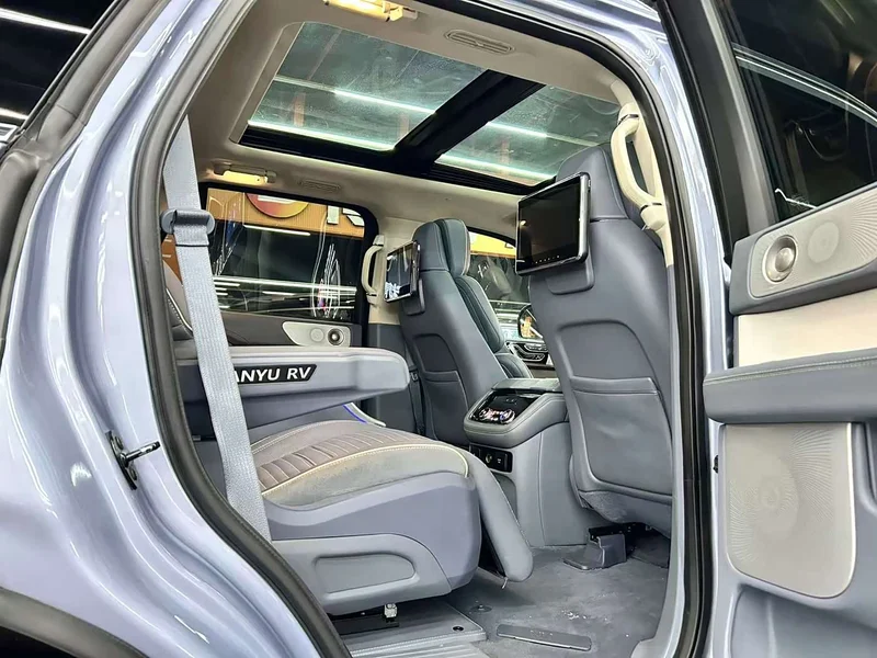 Lincoln Navigator — фото 15