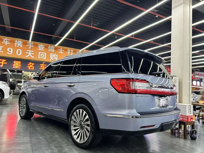 Lincoln Navigator — фото 19