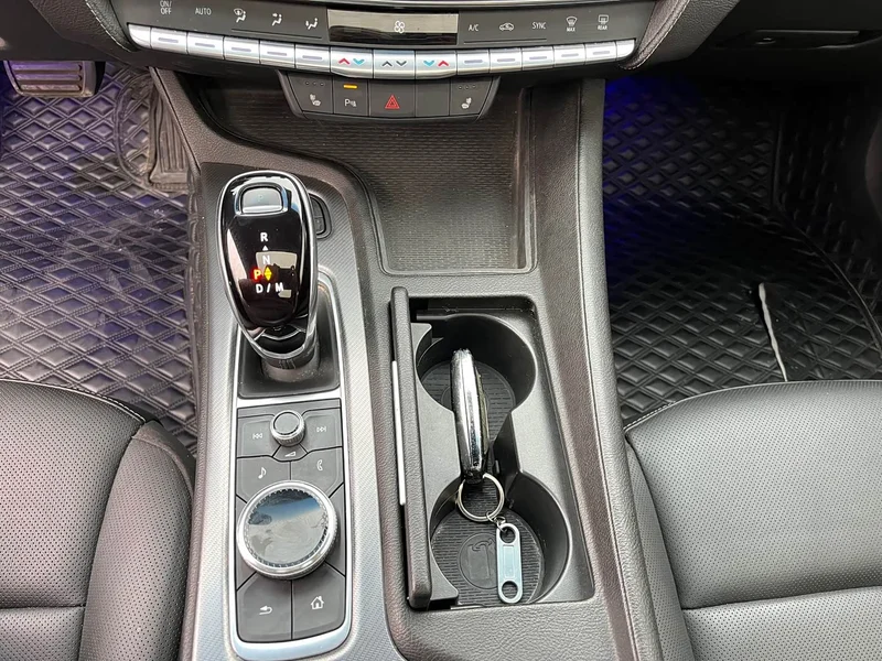 Cadillac CT5 — фото 11