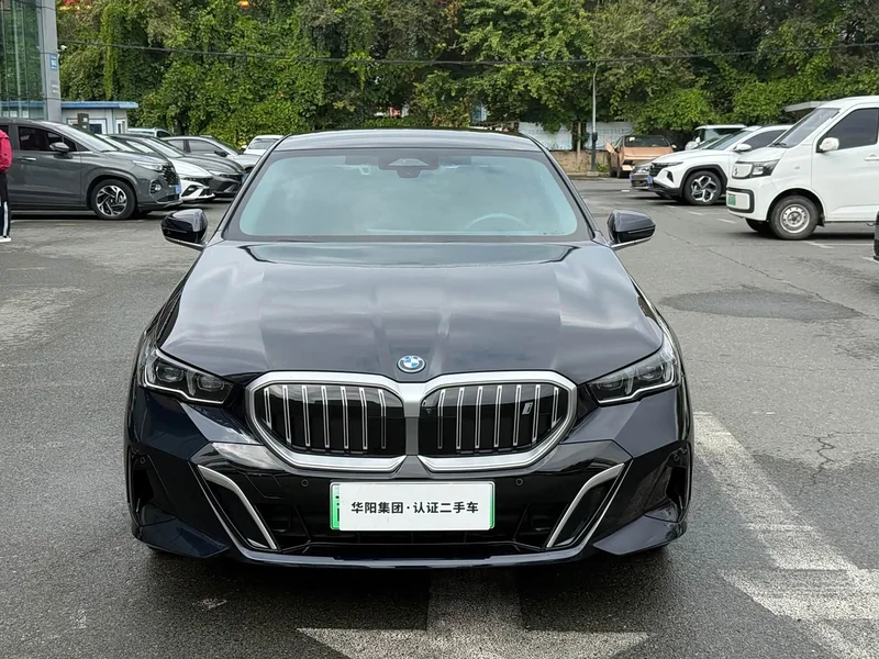 BMW i5 — фото 2