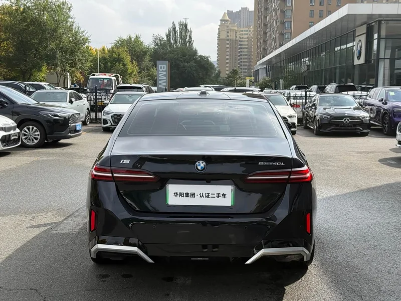 BMW i5 — фото 5