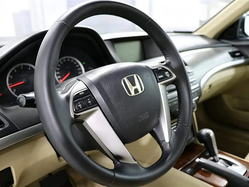 Honda Accord — фото 11