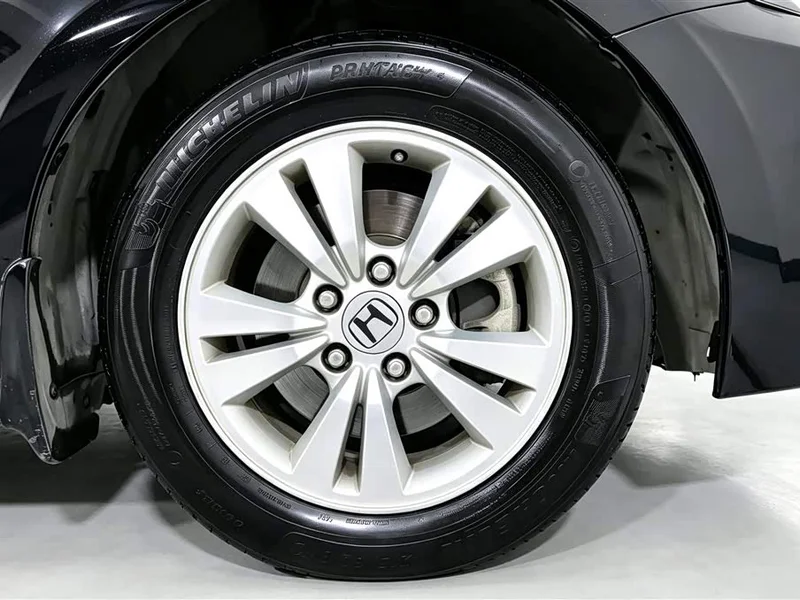 Honda Accord — фото 17