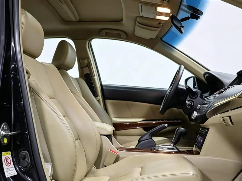 Honda Accord — фото 7