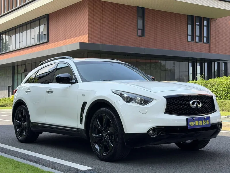 Infiniti QX70 — фото 3