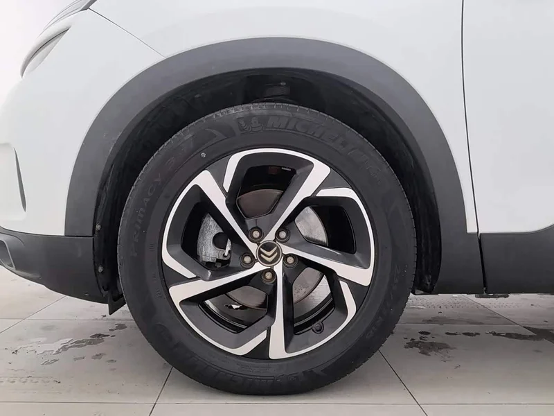Peugeot C5 Aircross — фото 17