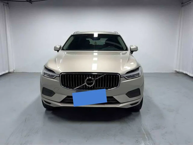 Volvo XC60 — фото 12