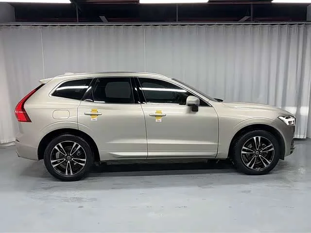 Volvo XC60 — фото 13