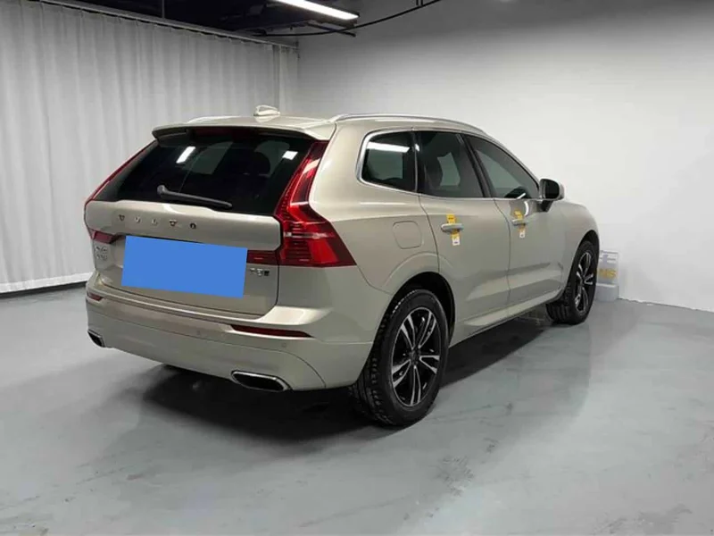 Volvo XC60 — фото 14
