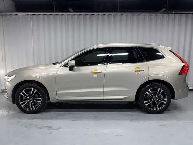 Volvo XC60 — фото 9