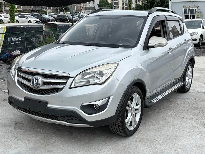 Changan CS35 — фото 1