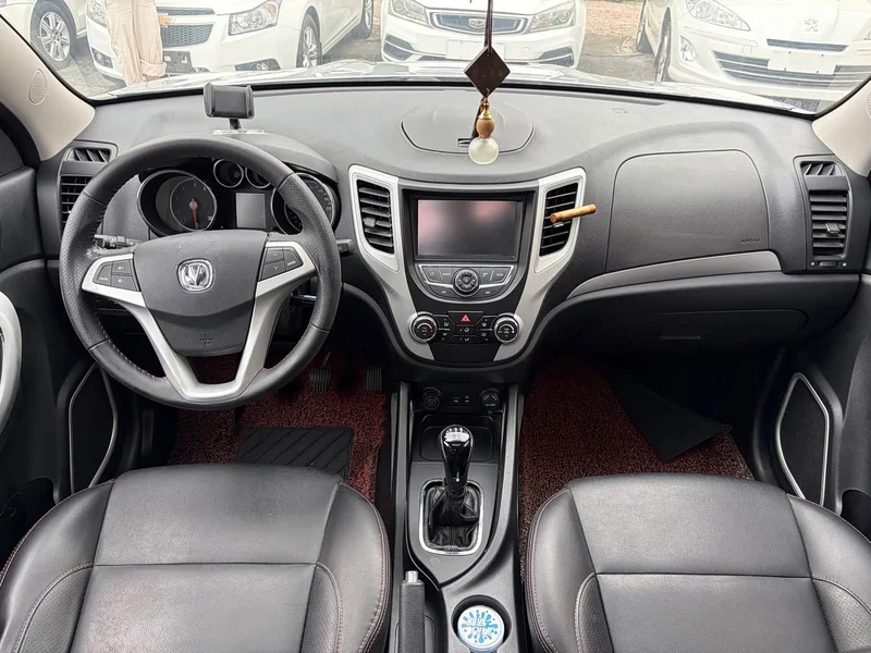 Changan CS35 — фото 10