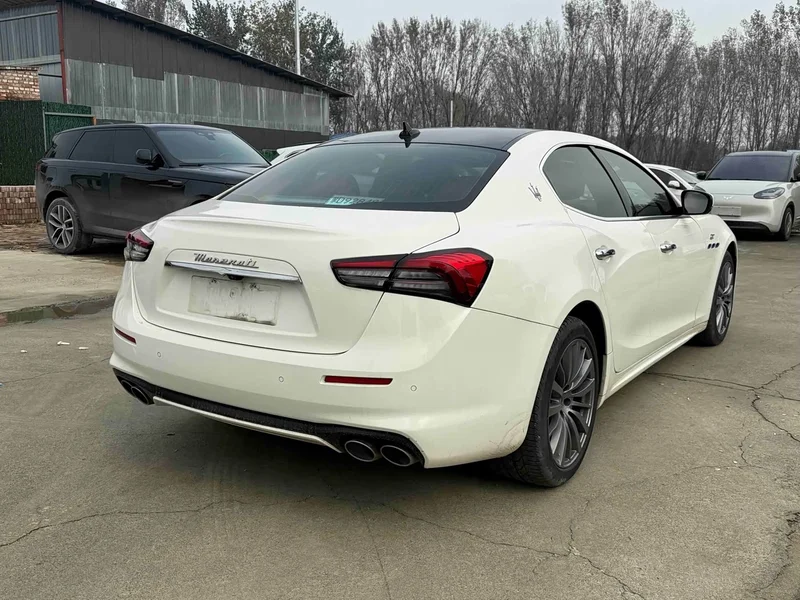 Maserati Ghibli — фото 6