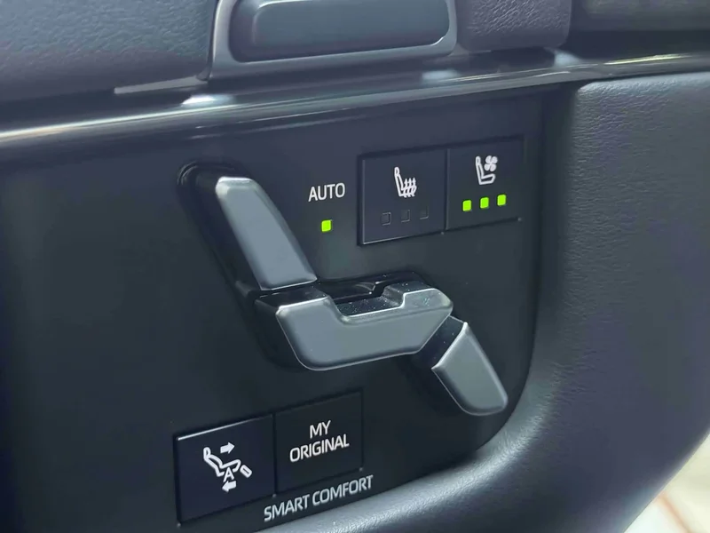 Toyota Vellfire — фото 13