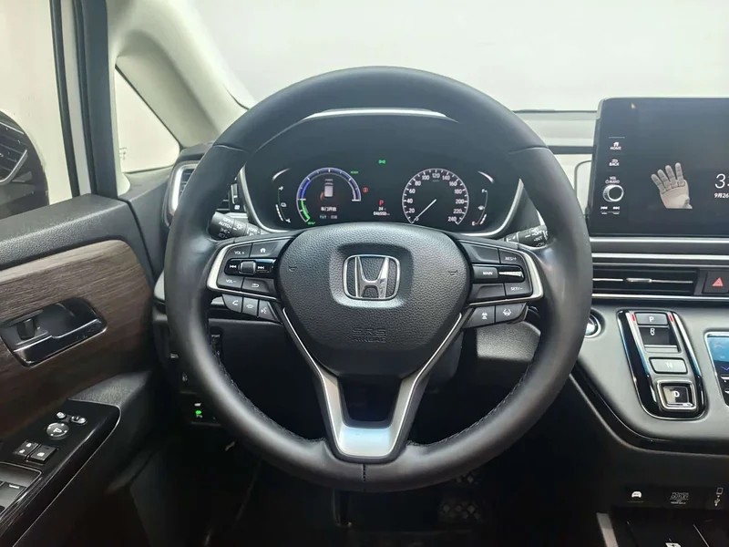 Honda Odyssey — фото 15