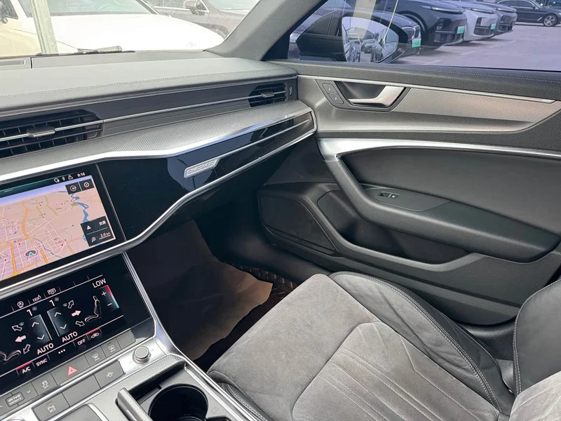 Audi A6L — фото 11