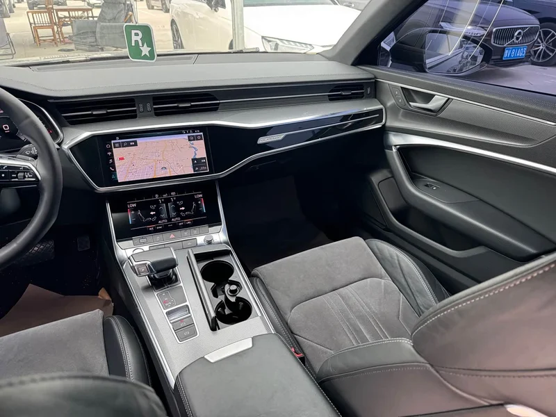 Audi A6L — фото 17