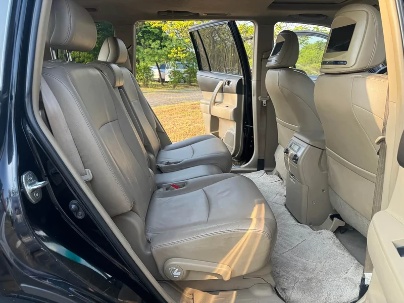 Toyota Highlander — фото 12