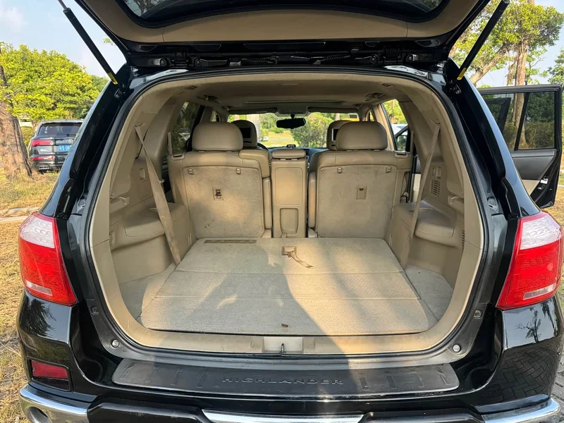 Toyota Highlander — фото 14