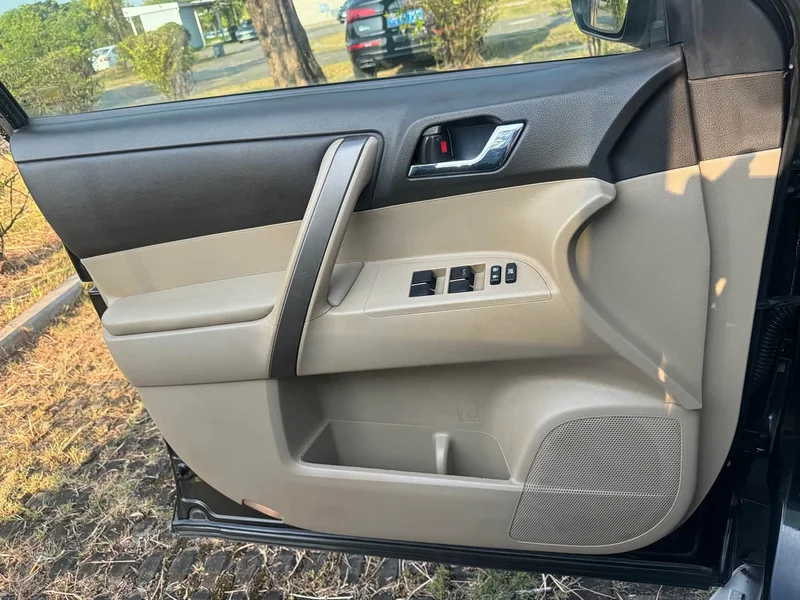 Toyota Highlander — фото 23