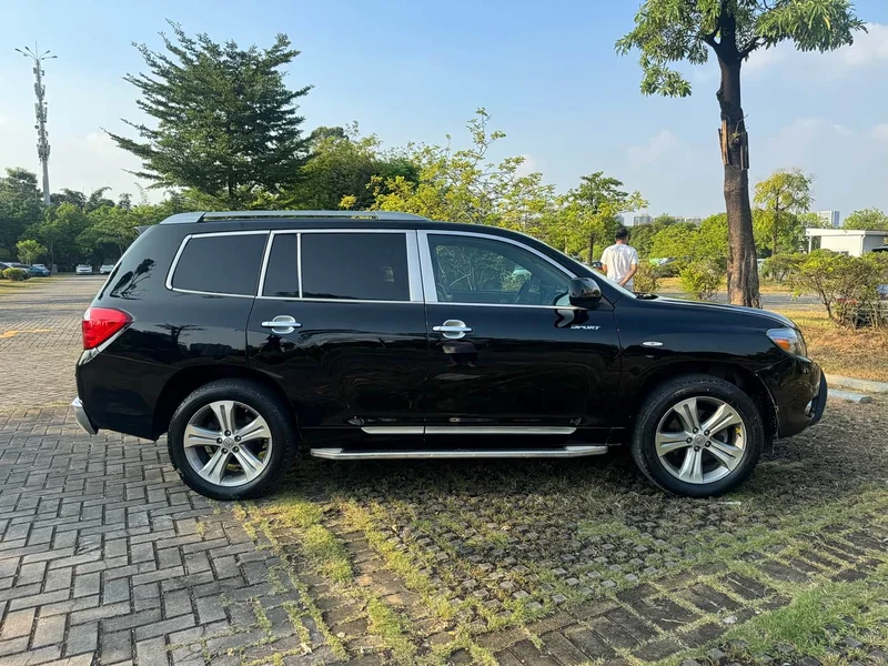 Toyota Highlander — фото 5