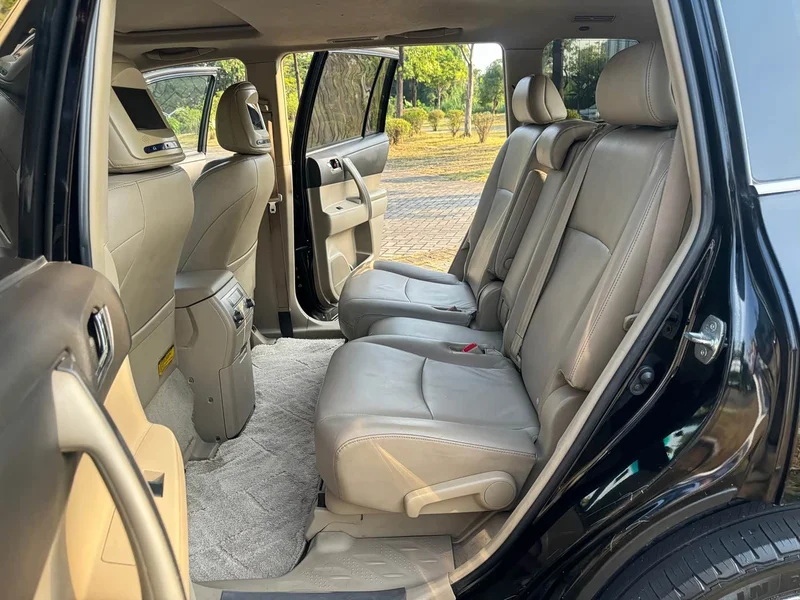 Toyota Highlander — фото 10