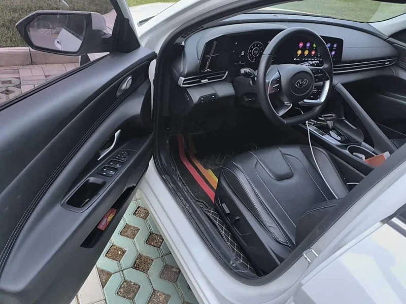 Hyundai Elantra — фото 17