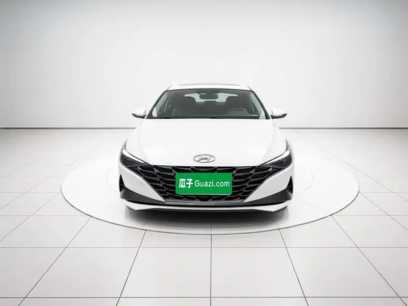 Hyundai Elantra — фото 2