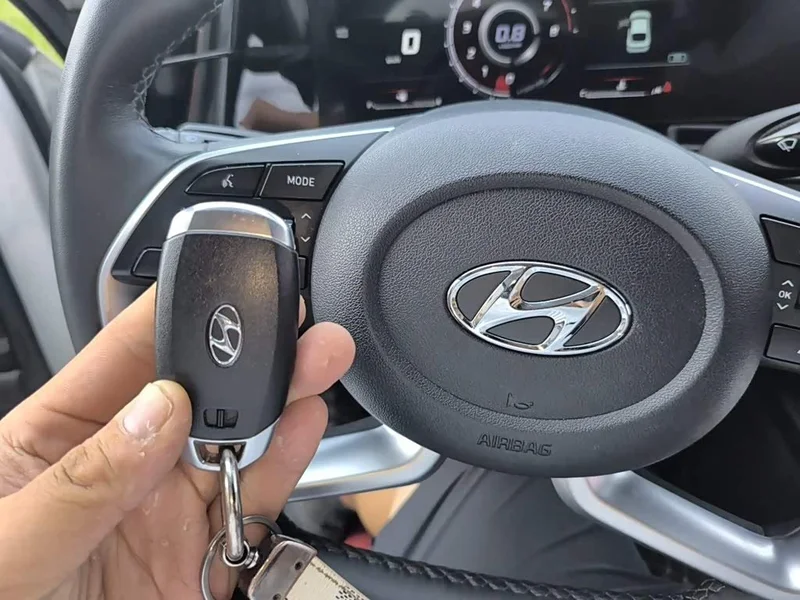 Hyundai Elantra — фото 9