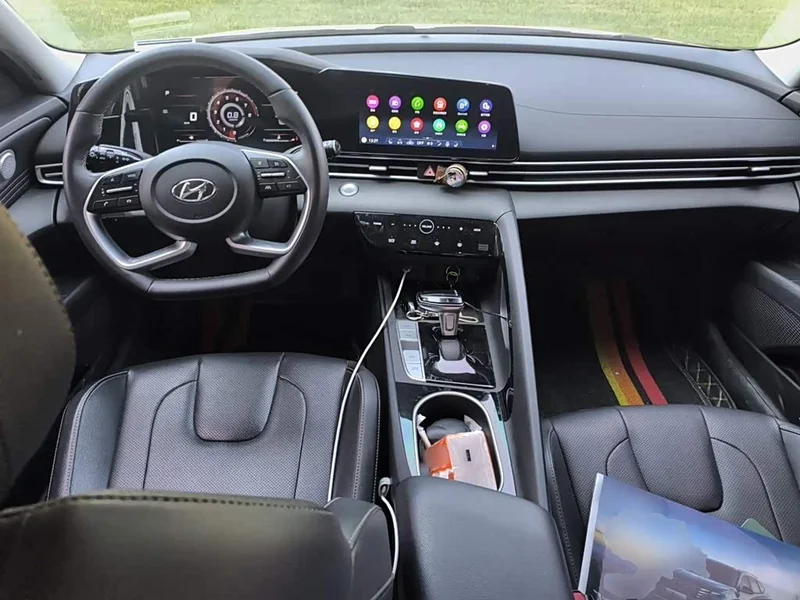 Hyundai Elantra — фото 10