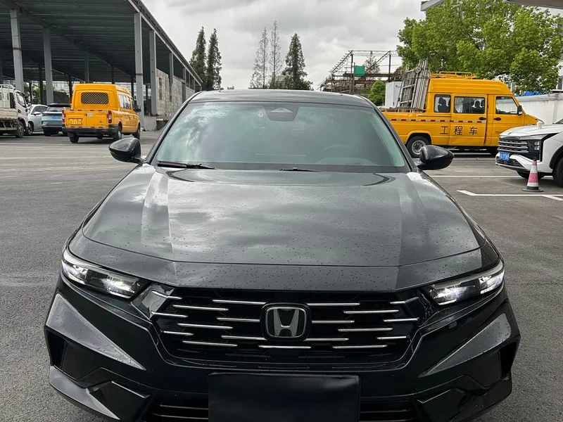 Honda Accord — фото 1