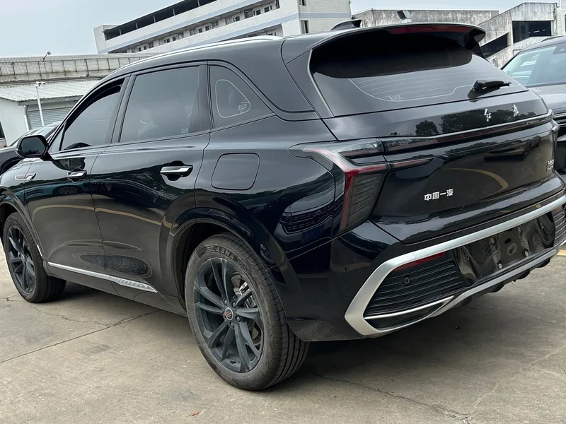Hongqi HS3 PHEV — фото 4