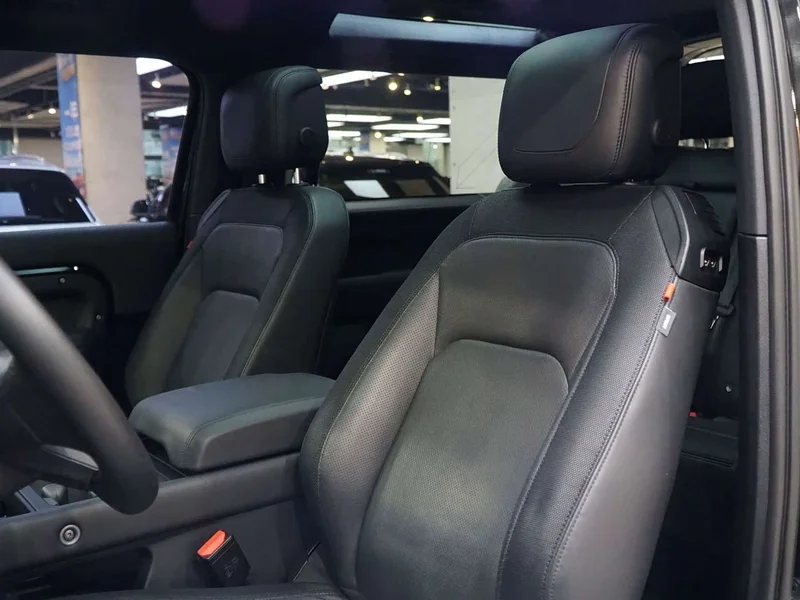 Land Rover Defender — фото 13