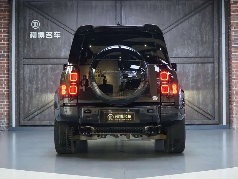 Land Rover Defender — фото 16