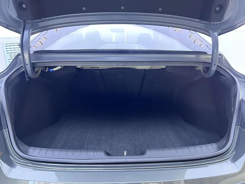 Hyundai Elantra — фото 17