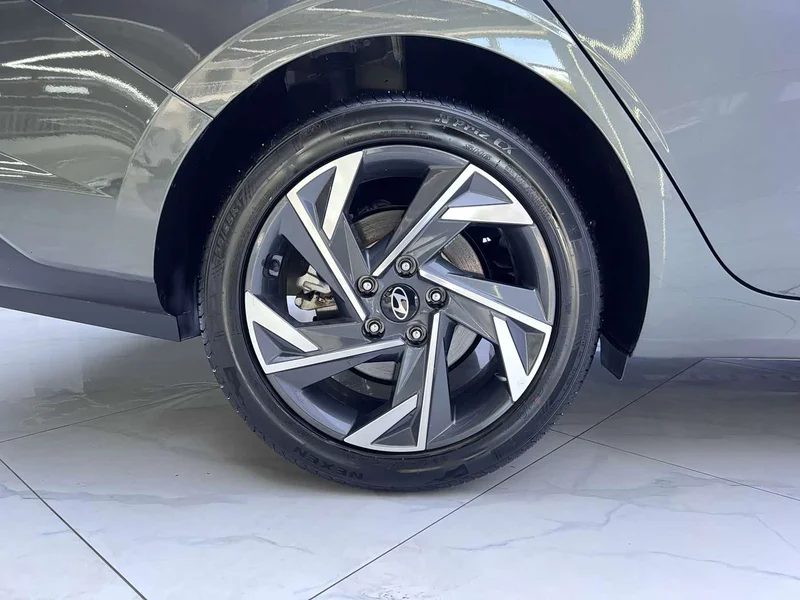 Hyundai Elantra — фото 19