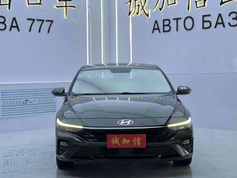 Hyundai Elantra — фото 2
