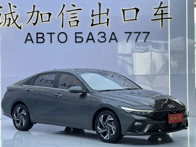 Hyundai Elantra — фото 3