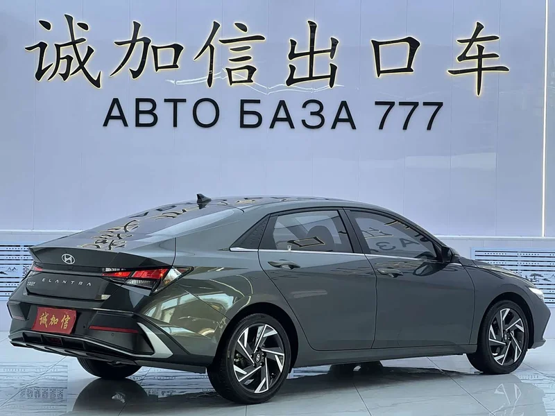 Hyundai Elantra — фото 4