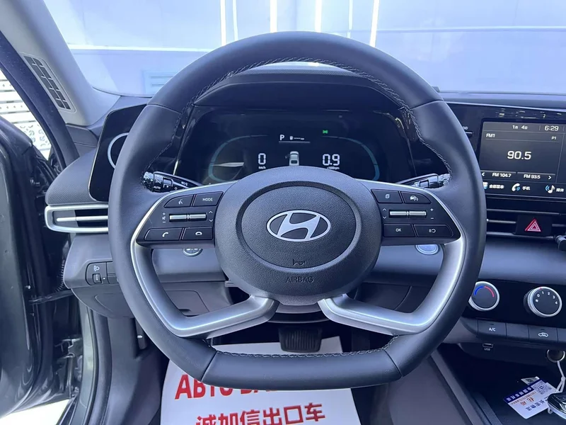Hyundai Elantra — фото 9