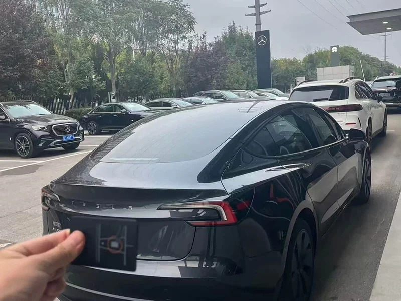 Tesla Model 3 — фото 5