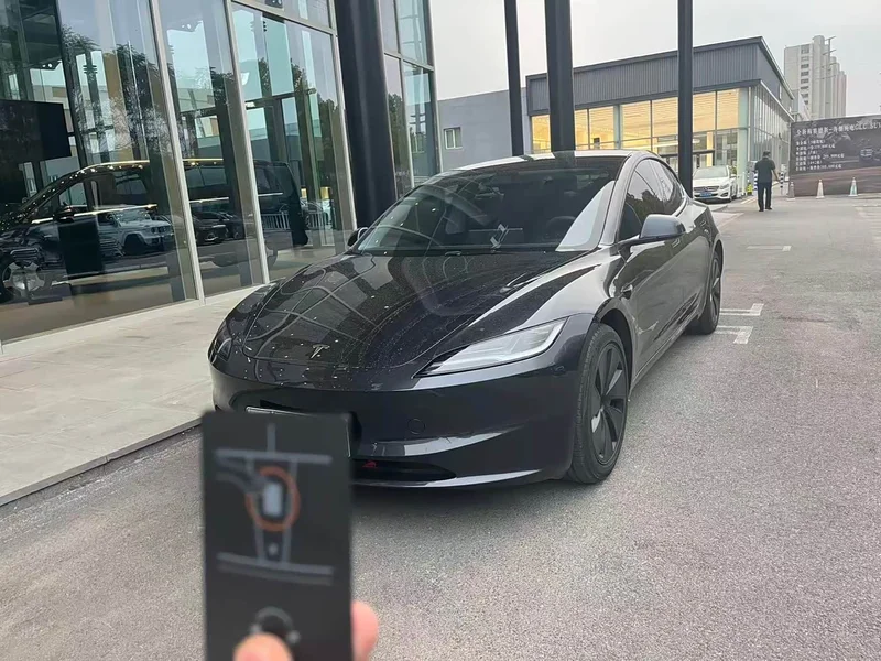 Tesla Model 3 — фото 6