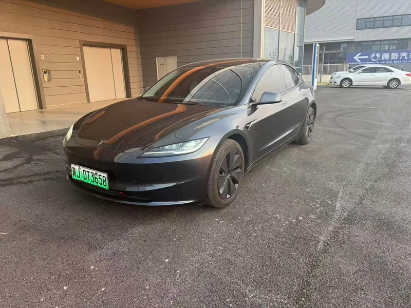 Tesla Model 3 — фото 6