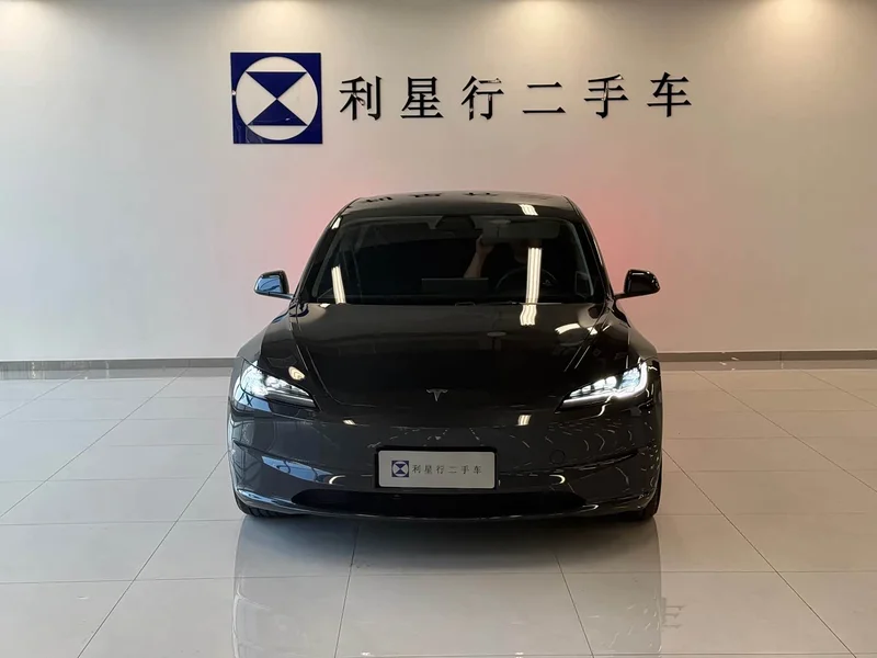 Tesla Model 3 — фото 8